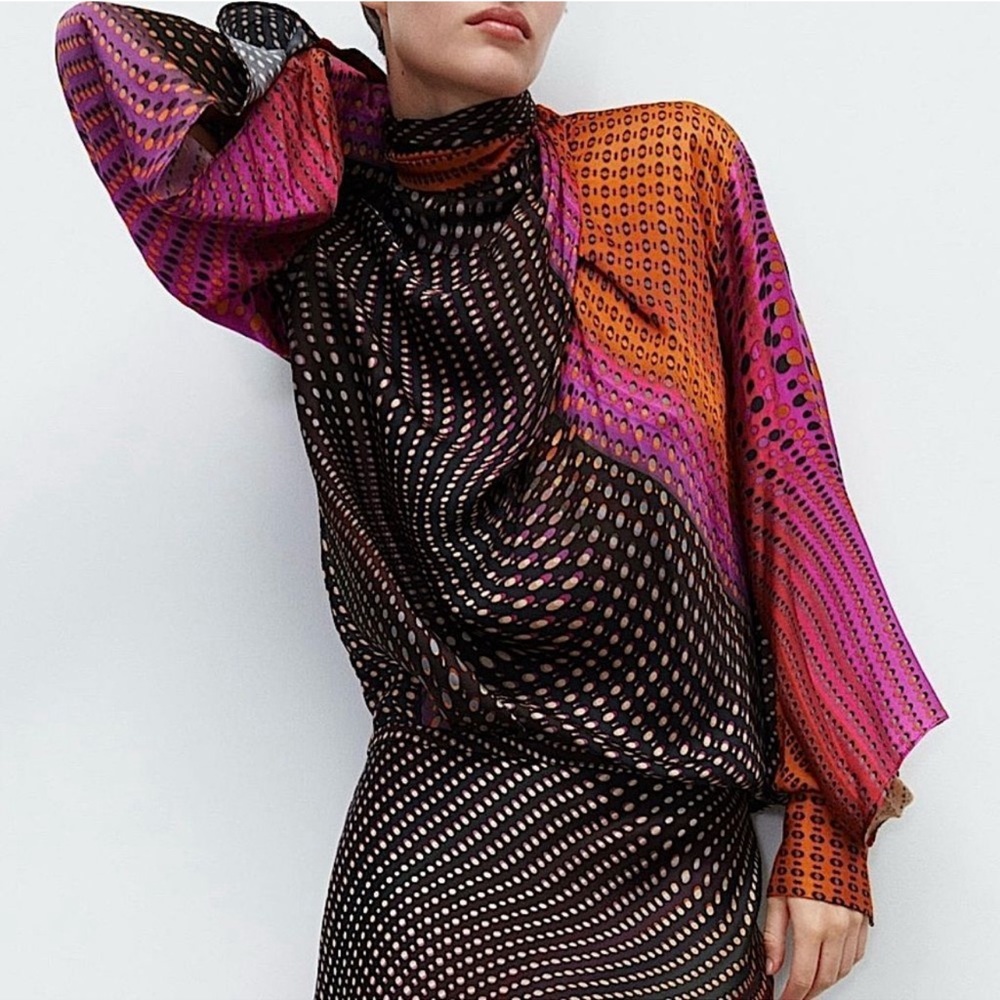 Zara multicolor blouse with back bow collar. 
Size M.